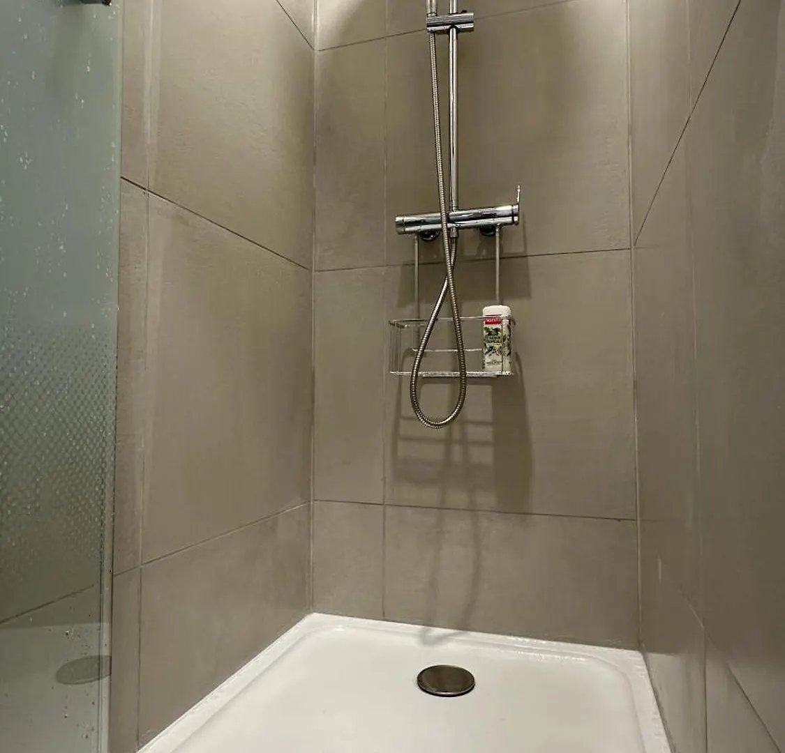 Lacharriere-logement Entier 38m2 * Paris