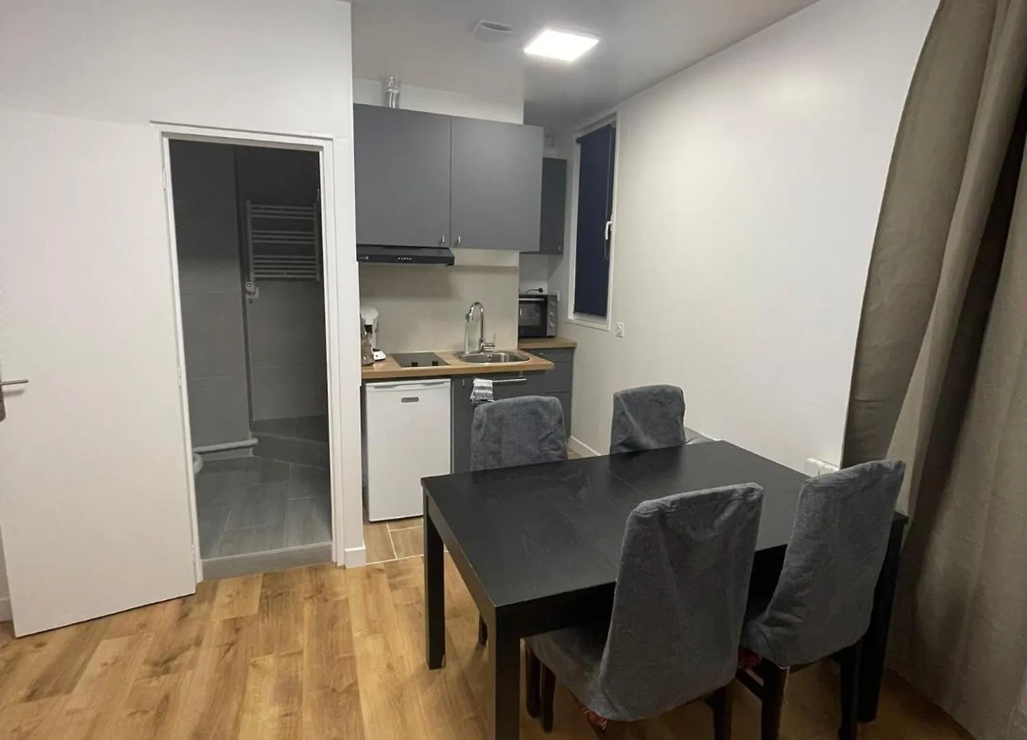 Lacharriere-logement Entier 38m2 * Paris